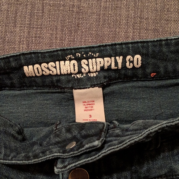 Shorts - Picture 3 of 4